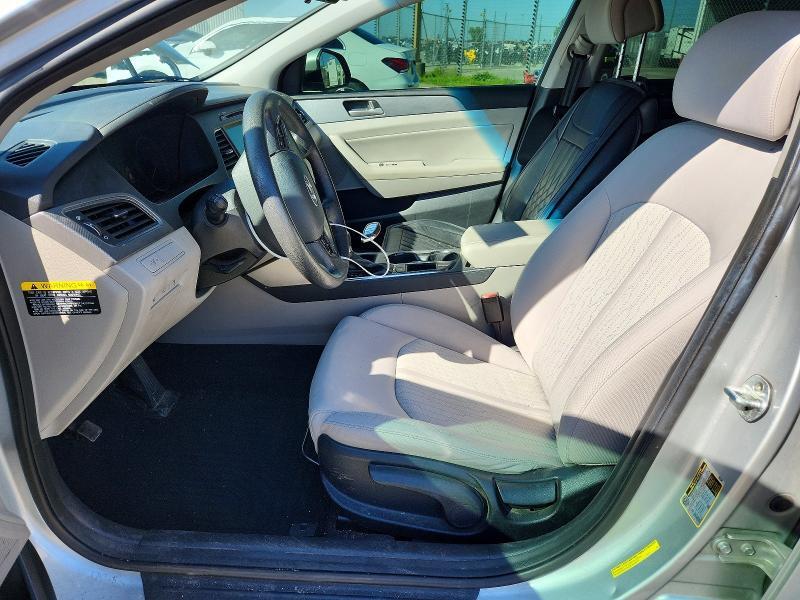 2017 HYUNDAI SONATA HYBRID SE — Фото 7 из 12