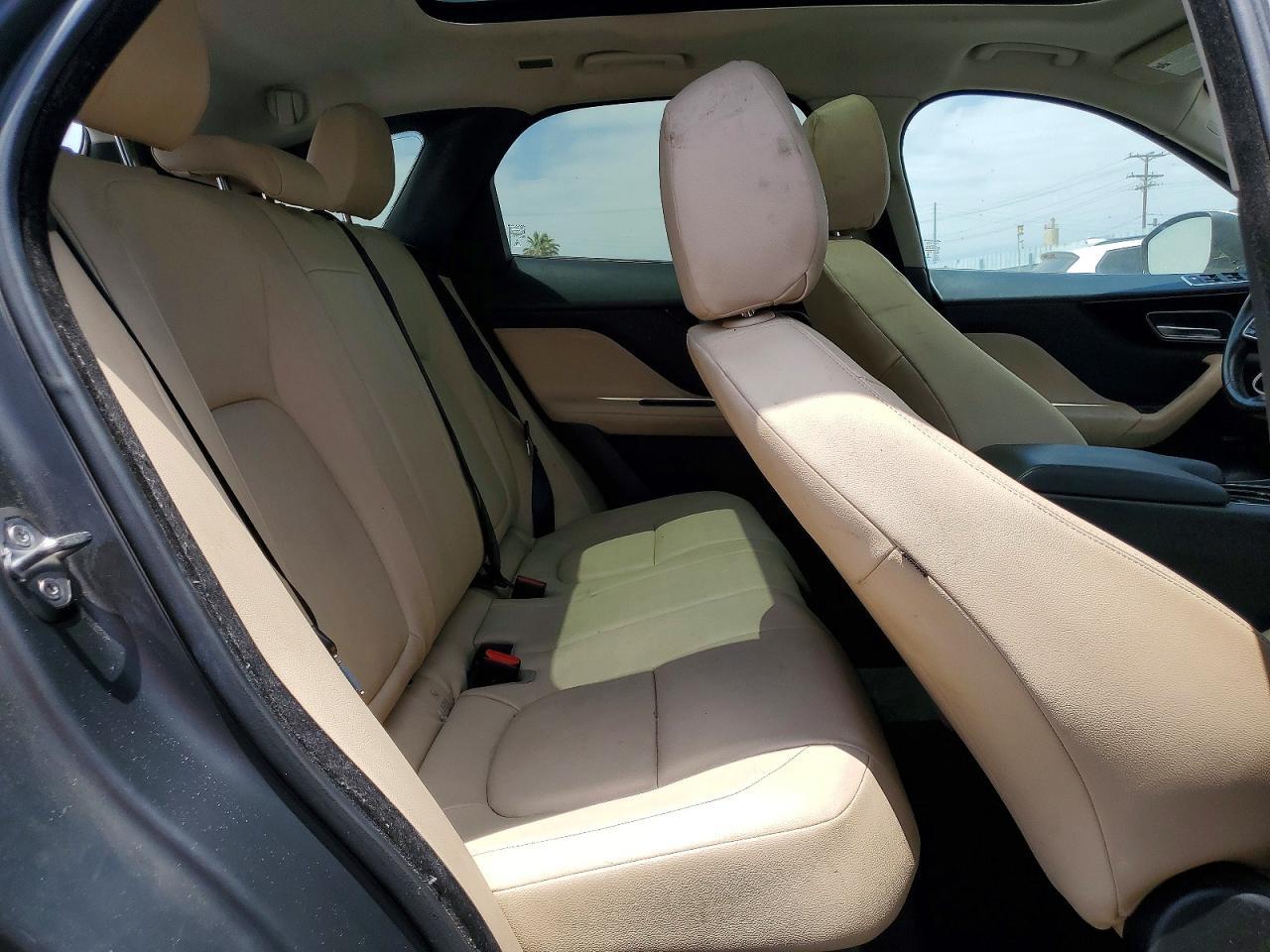 2017 JAGUAR F-PACE PREMIUM — Фото 10 из 12