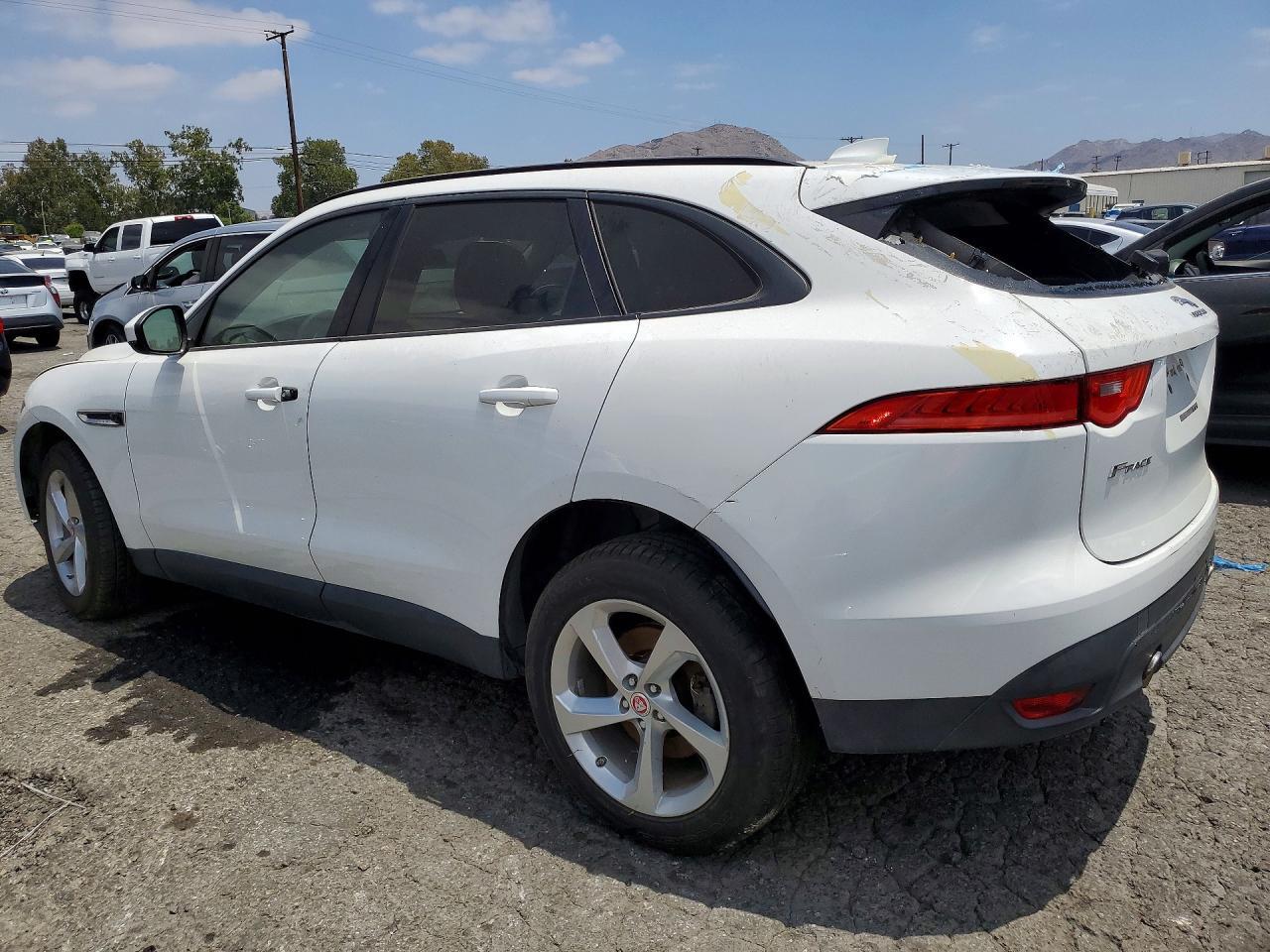 2017 JAGUAR F-PACE PREMIUM — Фото 2 из 12
