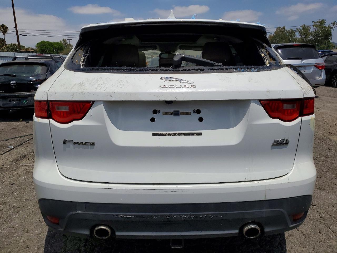 2017 JAGUAR F-PACE PREMIUM — Фото 6 из 12