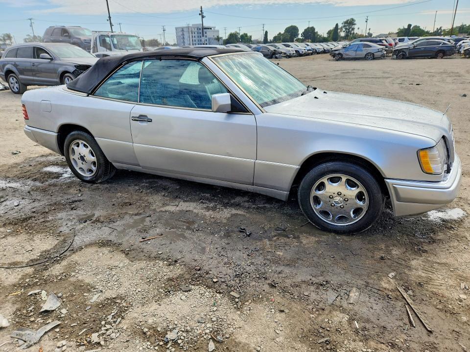 1995 MERCEDES-BENZ E 320 — Фото 4 из 12