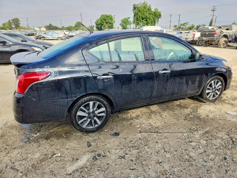 3N1CN7APXGL900584 2016 NISSAN VERSA photo no. 3