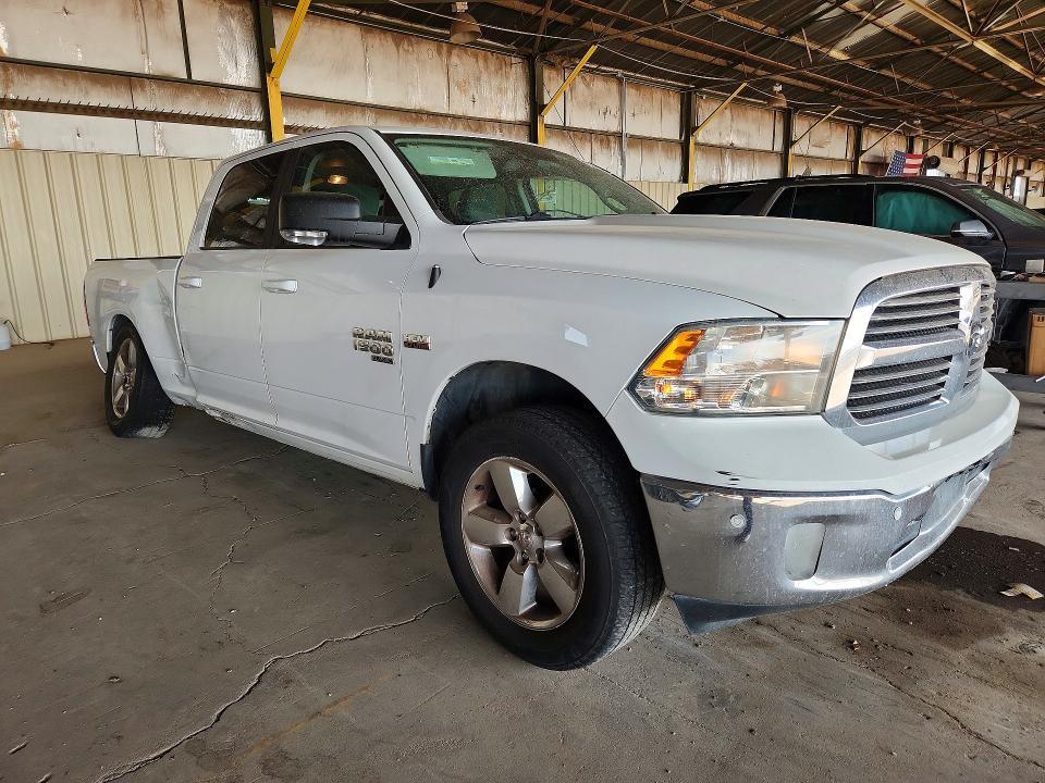 2019 RAM 1500 CLASSIC SLT — Фото 4 из 12