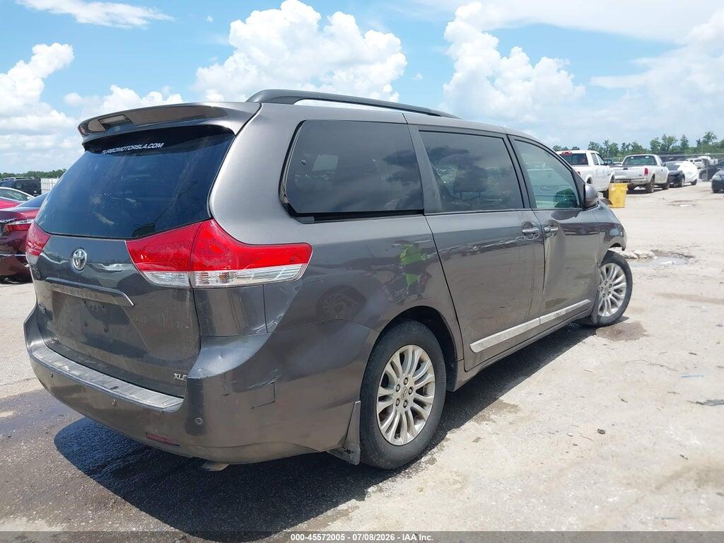 5TDYK3DC7DS372912 2013 TOYOTA SIENNA photo no. 4