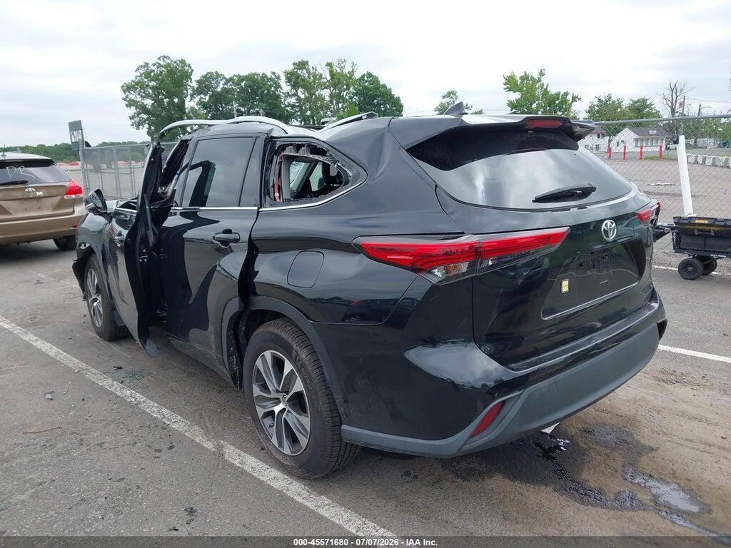 5TDGZRAH9MS518849 2021 TOYOTA HIGHLANDER photo no. 3