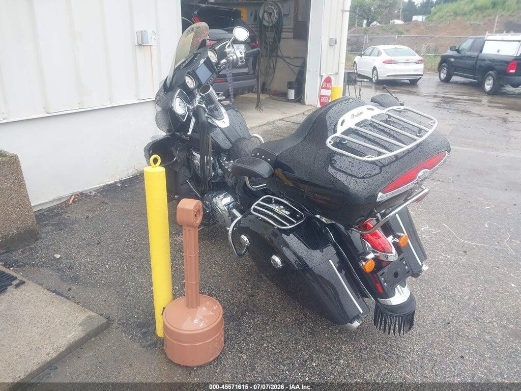 56KTRAAA7J3366869 2018 INDIAN MOTORCYCLE CO. ROADMASTER photo no. 3