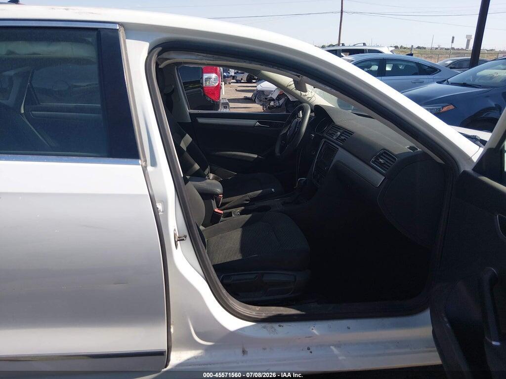 1VWAT7A33HC025401 2017 VOLKSWAGEN PASSAT photo no. 5