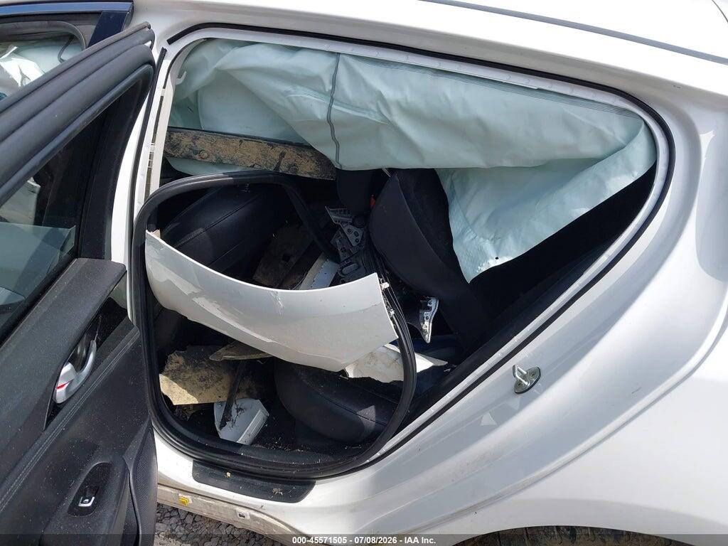 KNAE15LA5J6035150 2018 KIA STINGER photo no. 8