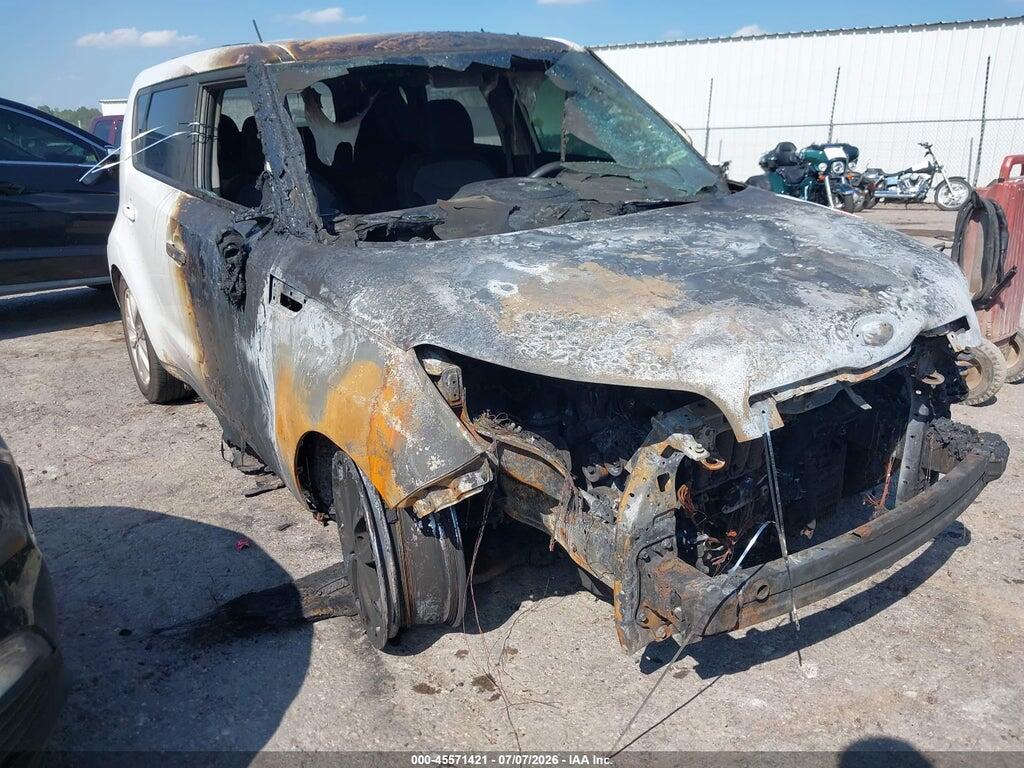 KNDJP3A53H7426795 2017 KIA SOUL photo no. 1