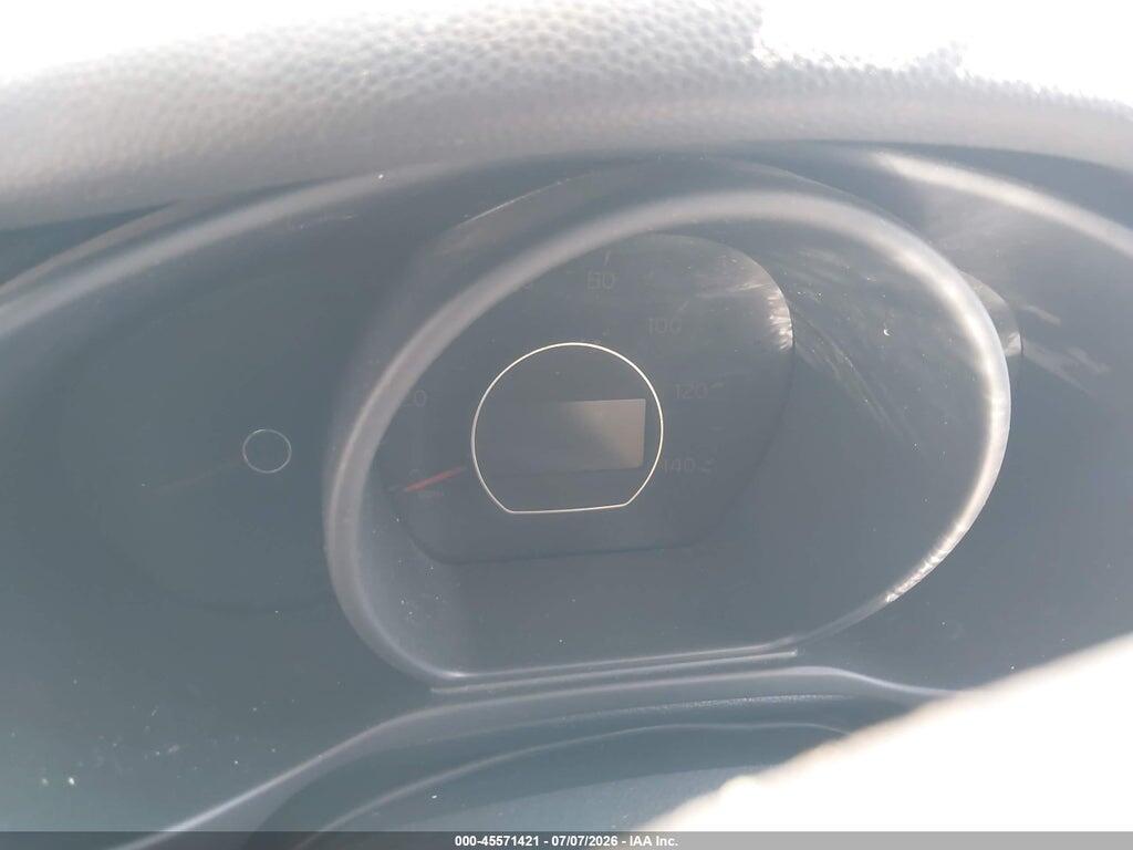 KNDJP3A53H7426795 2017 KIA SOUL photo no. 7