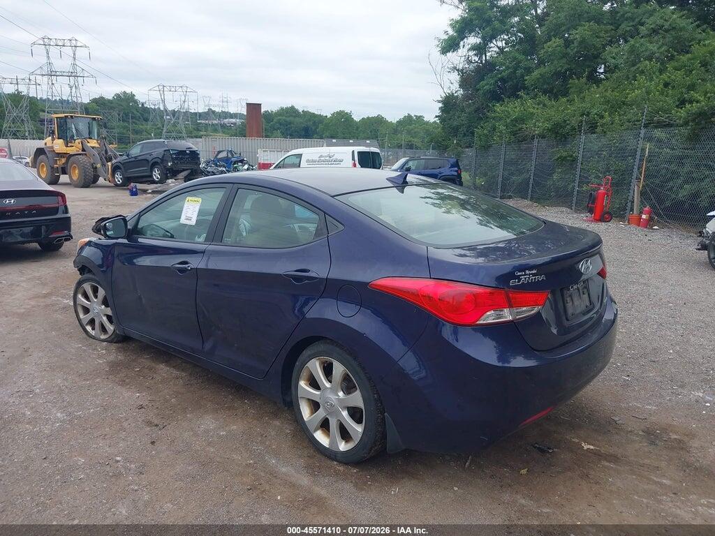 5NPDH4AE4DH412166 2013 HYUNDAI ELANTRA photo no. 3