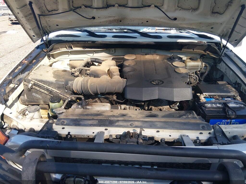 JTEBU4BF2AK094227 2010 TOYOTA FJ CRUISER photo no. 10
