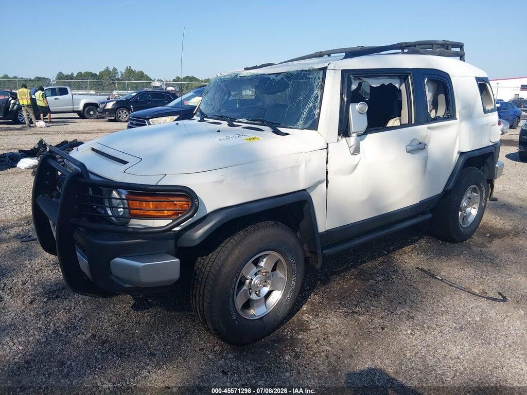 JTEBU4BF2AK094227 2010 TOYOTA FJ CRUISER photo no. 2