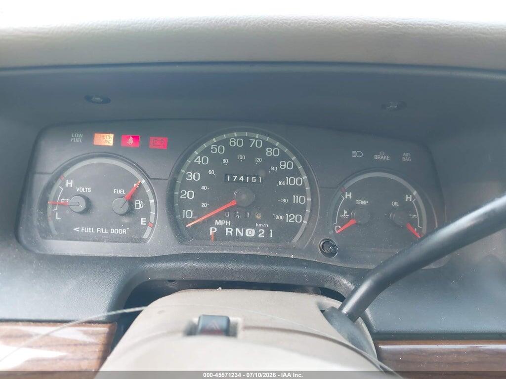 2FAFP74W94X182212 2004 FORD CROWN VICTORIA photo no. 7