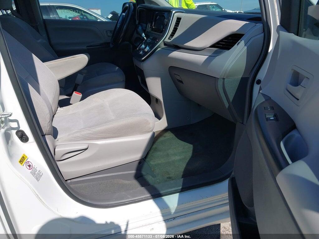 5TDZZ3DC9HS876027 2017 TOYOTA SIENNA photo no. 5