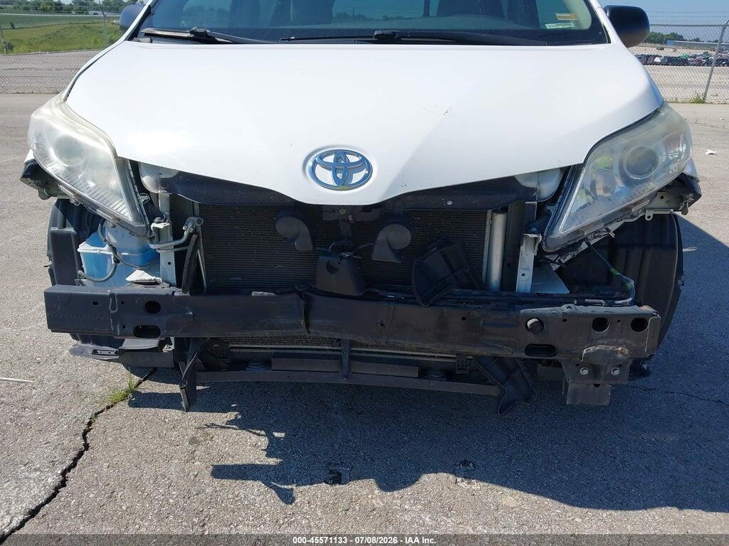 5TDZZ3DC9HS876027 2017 TOYOTA SIENNA photo no. 6
