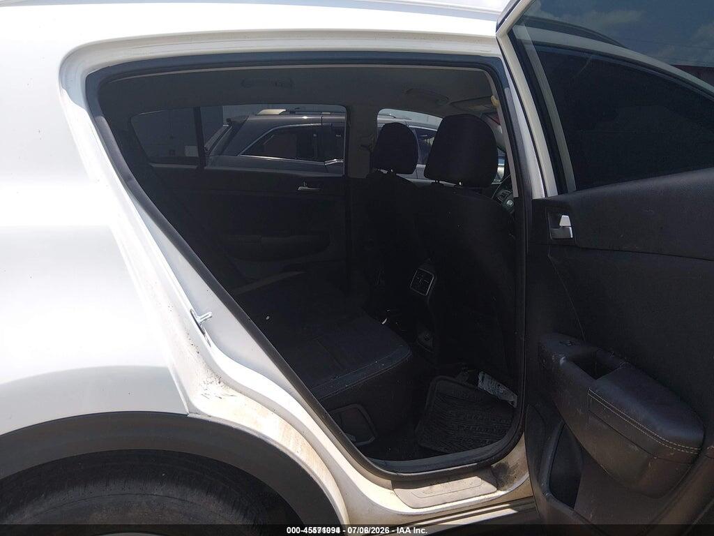 KNDPM3AC7J7490328 2018 KIA SPORTAGE photo no. 8