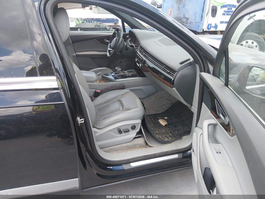 WA1LAAF76HD017033 2017 AUDI Q7 photo no. 5