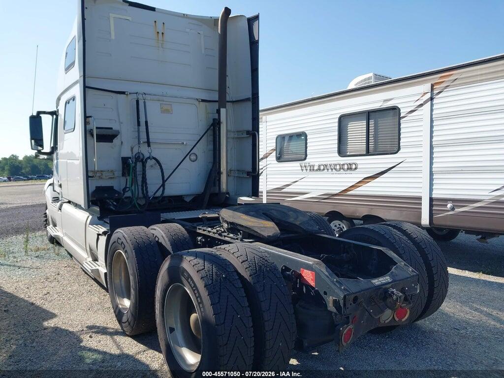 4V4NC9EHXMN280376 2021 VOLVO VNL photo no. 3