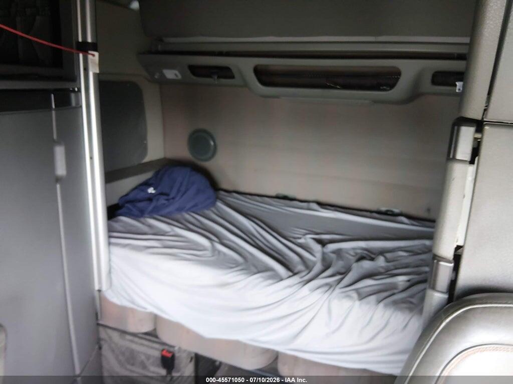 4V4NC9EHXMN280376 2021 VOLVO VNL photo no. 6