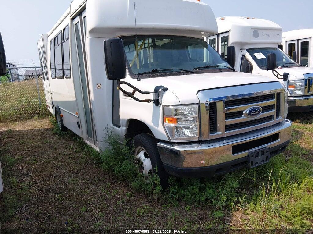 1FDFE4FS3JDC17446 2018 FORD E-450 CUTAWAY photo no. 1