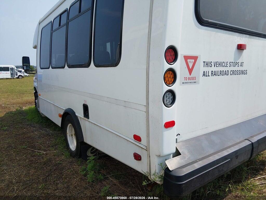 1FDFE4FS3JDC17446 2018 FORD E-450 CUTAWAY photo no. 3