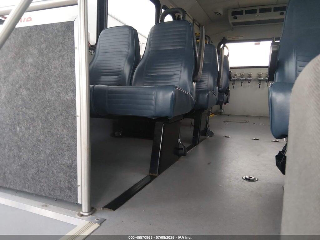 1FDFE4FS4JDC36314 2018 FORD E-450 CUTAWAY photo no. 6