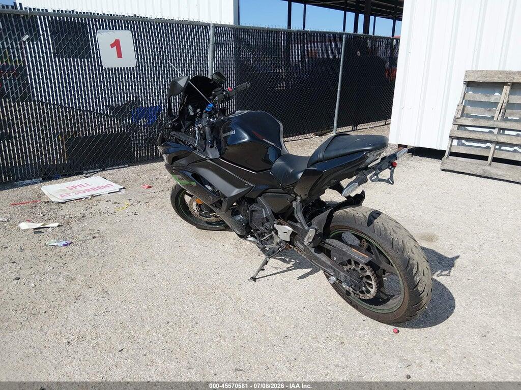 ML5EXER16SDAE1778 2025 KAWASAKI EX650 photo no. 3