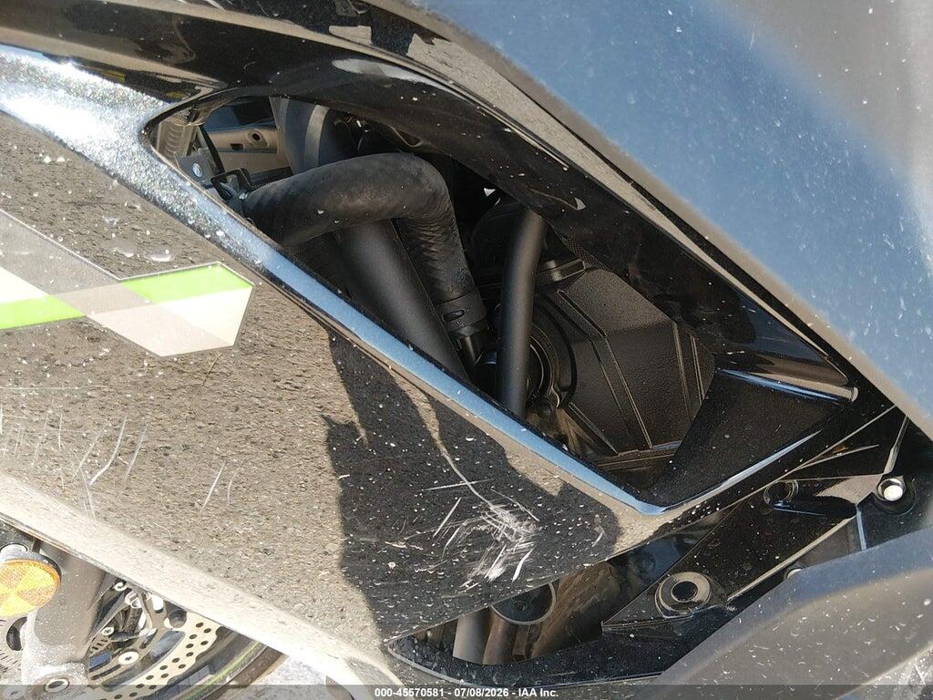 ML5EXER16SDAE1778 2025 KAWASAKI EX650 photo no. 9