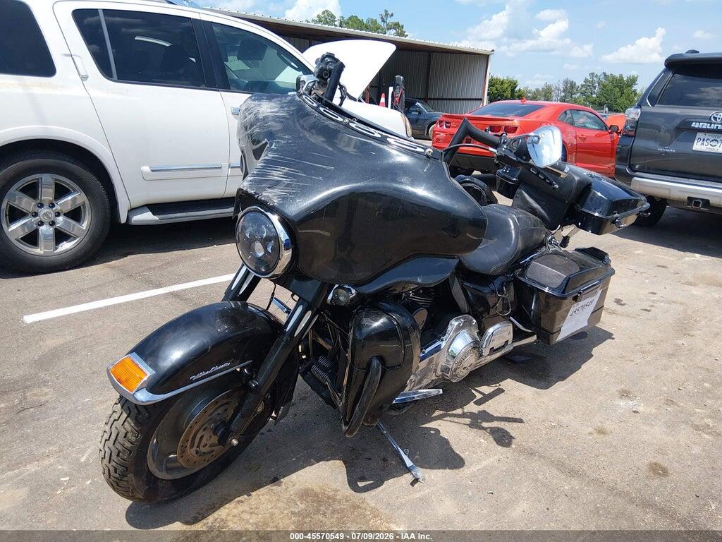 1HD1KBM13DB610965 2013 HARLEY-DAVIDSON FLHX photo no. 2