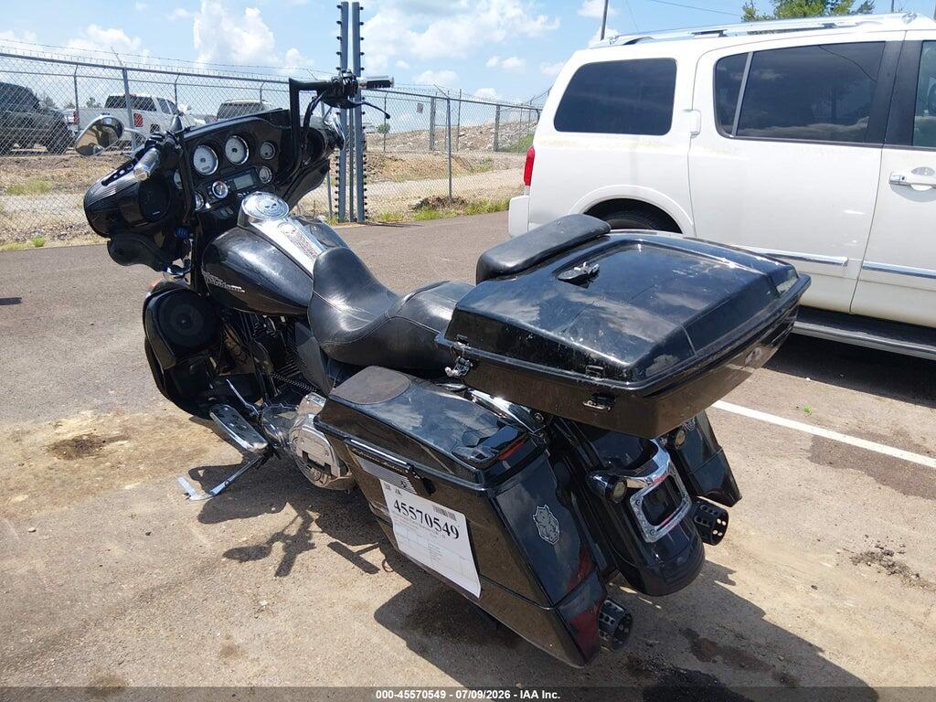 1HD1KBM13DB610965 2013 HARLEY-DAVIDSON FLHX photo no. 3