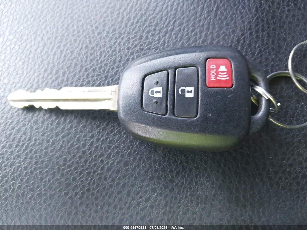 2T3RFREV2FW394944 2015 TOYOTA RAV4 photo no. 11