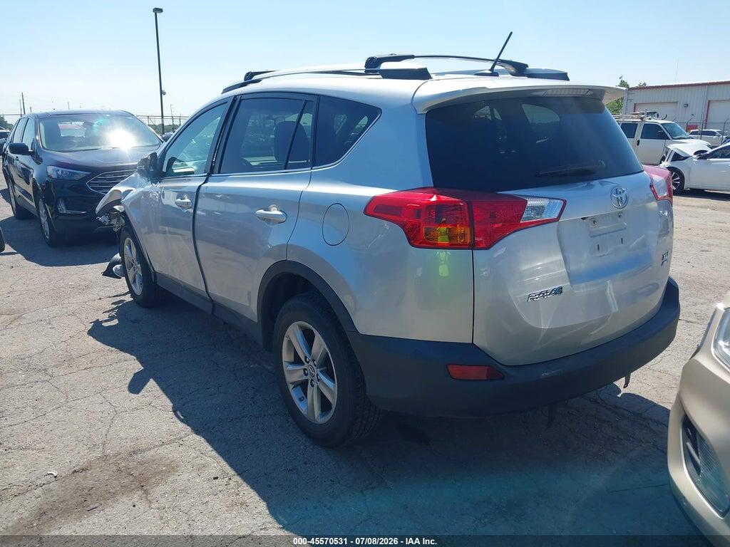 2T3RFREV2FW394944 2015 TOYOTA RAV4 photo no. 3