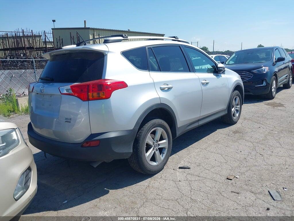 2T3RFREV2FW394944 2015 TOYOTA RAV4 photo no. 4