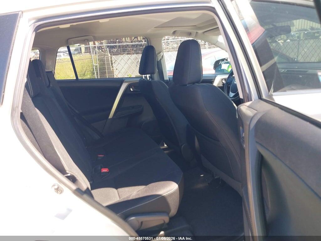 2T3RFREV2FW394944 2015 TOYOTA RAV4 photo no. 8