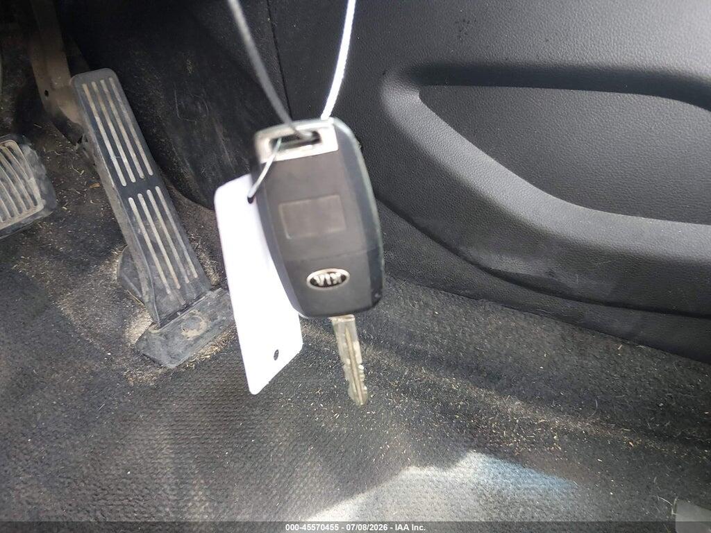 3KPFL4A76JE224936 2018 KIA FORTE photo no. 11