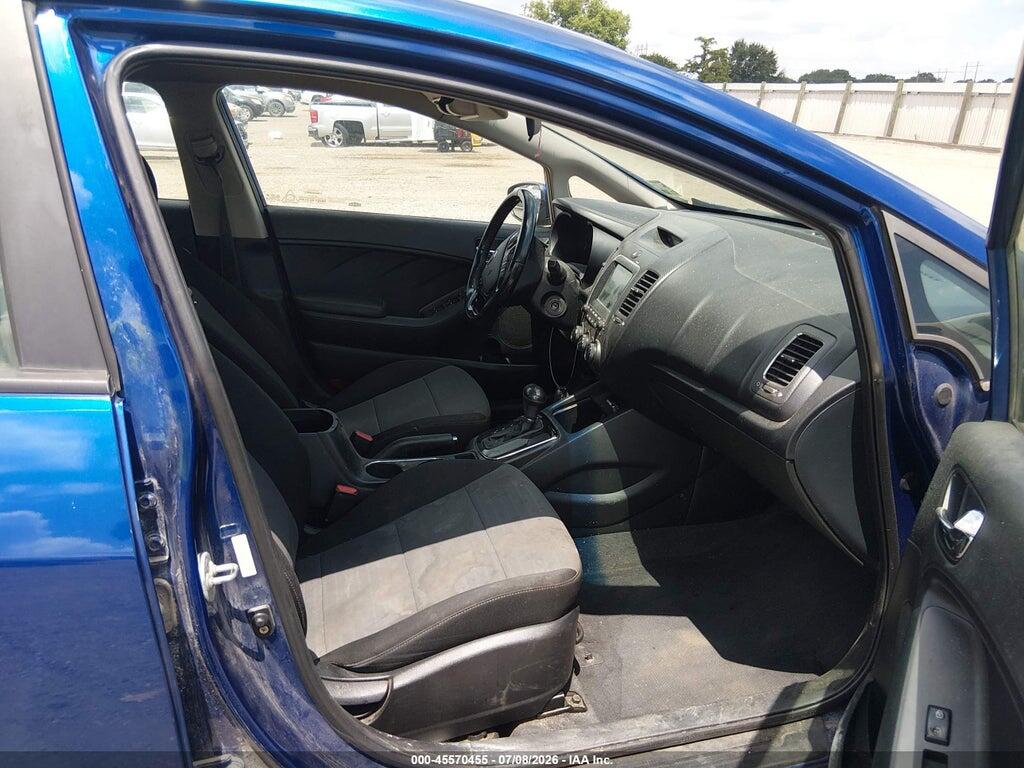 3KPFL4A76JE224936 2018 KIA FORTE photo no. 5