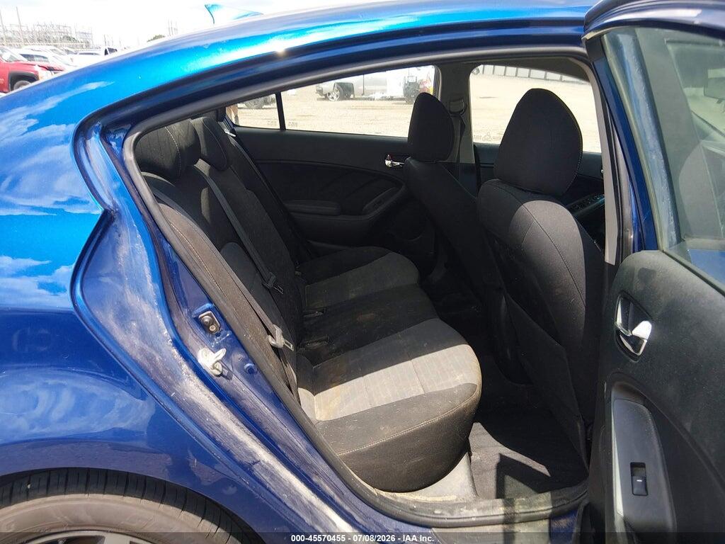 3KPFL4A76JE224936 2018 KIA FORTE photo no. 8