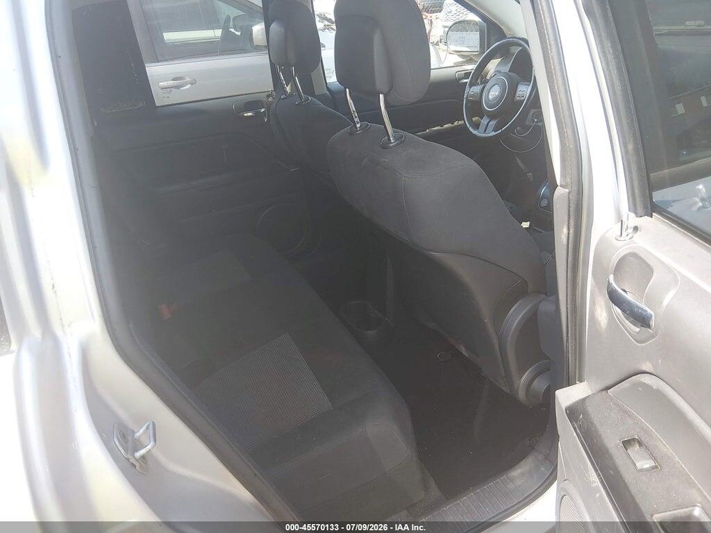 1J4NF1FB0BD281449 2011 JEEP COMPASS photo no. 8