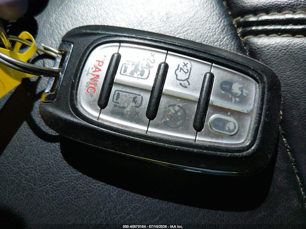 2C4RC1DG2LR261281 2020 CHRYSLER VOYAGER photo no. 11