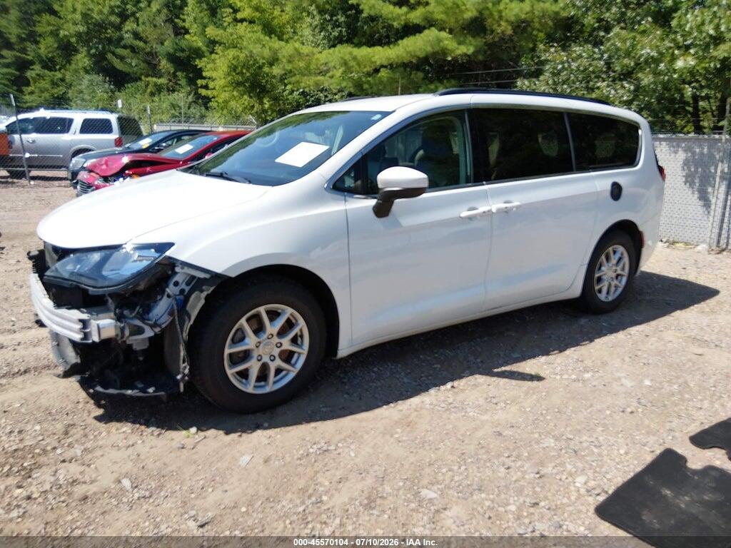 2C4RC1DG2LR261281 2020 CHRYSLER VOYAGER photo no. 2