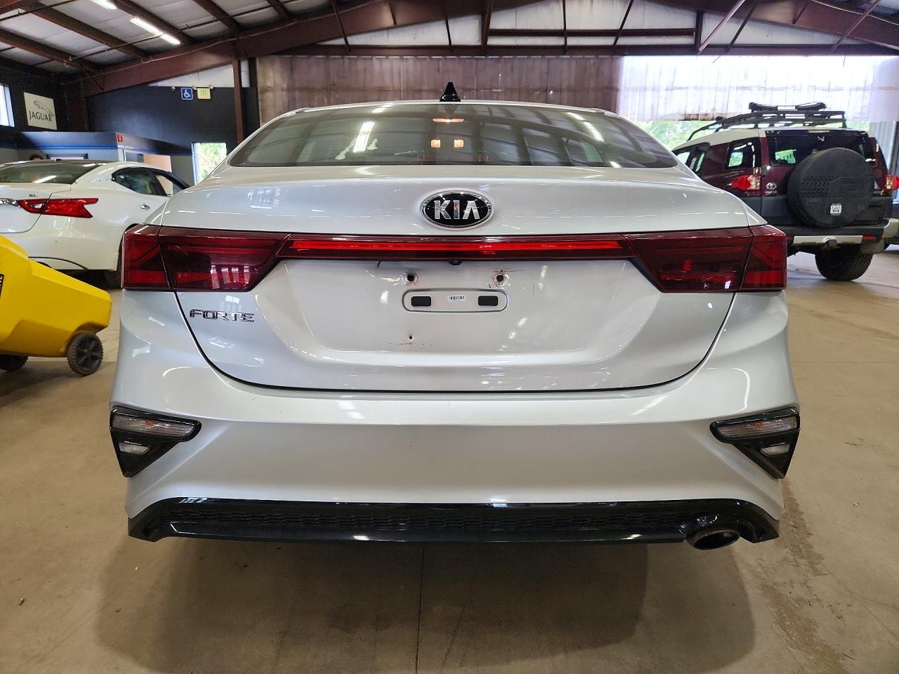 2019 KIA FORTE LXS — Фото 6 из 12