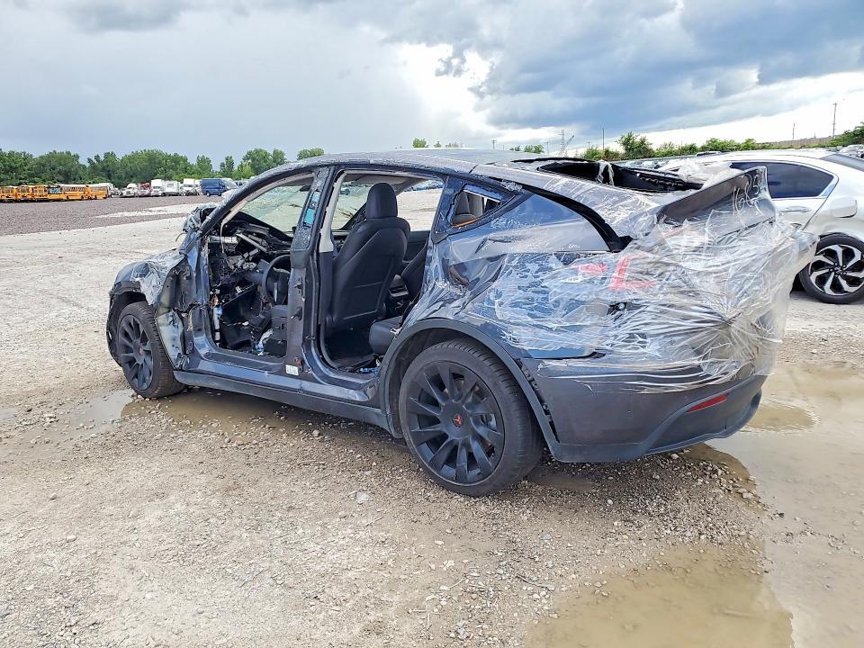 2021 TESLA MODEL Y — Фото 2 из 13