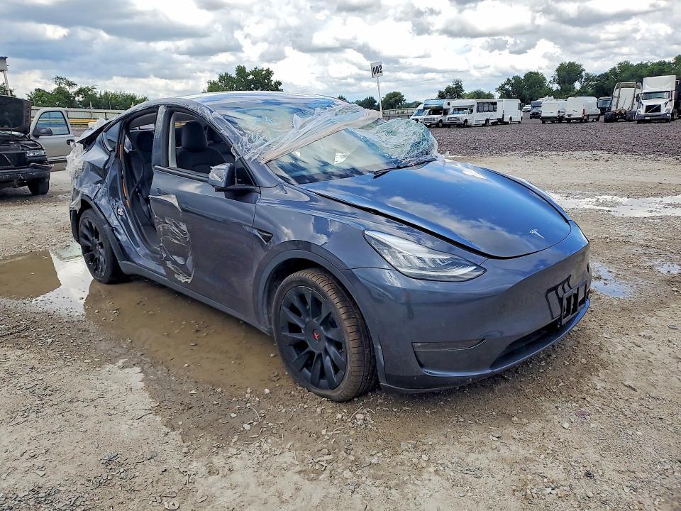 2021 TESLA MODEL Y — Фото 4 из 13