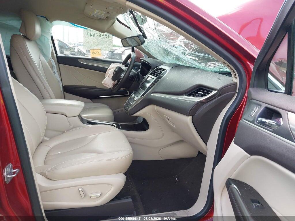 5LMCJ1C96KUL22415 2019 LINCOLN MKC photo no. 5