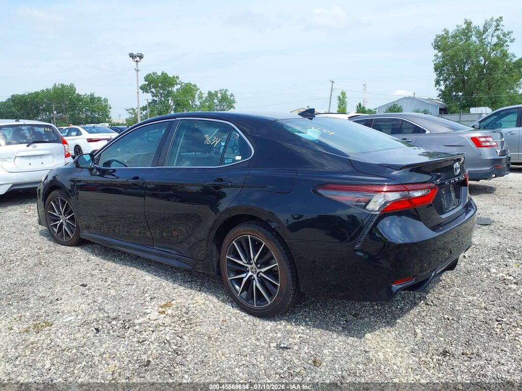 4T1G11AK0MU588235 2021 TOYOTA CAMRY photo no. 3