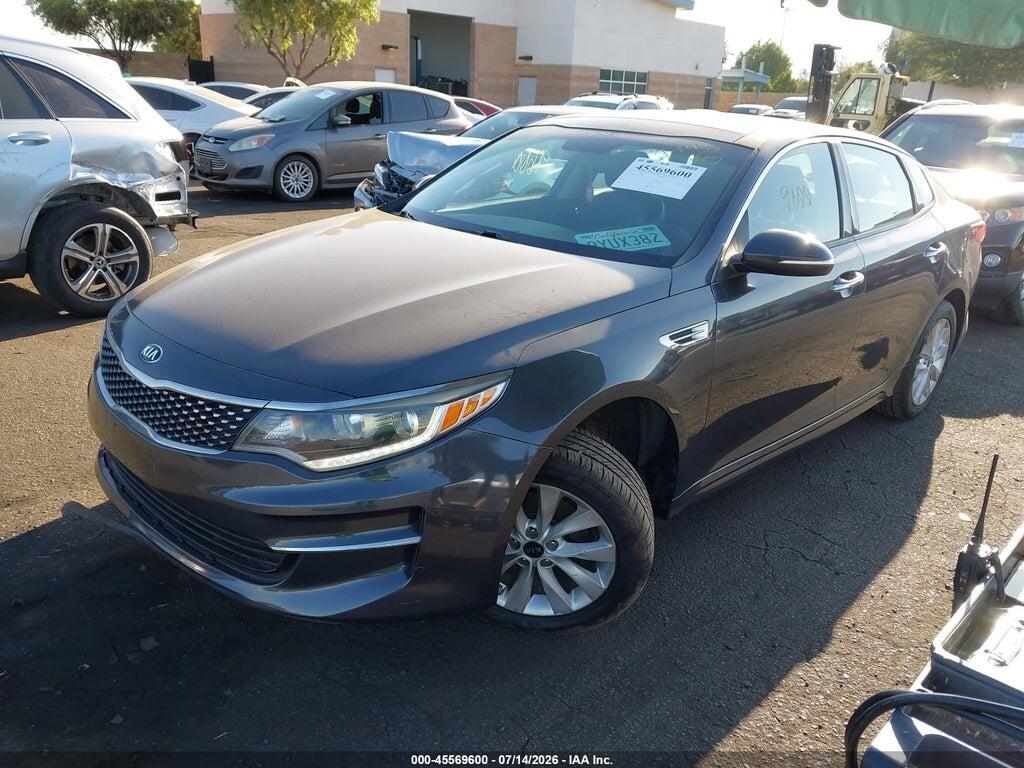 5XXGU4L38JG213973 2018 KIA OPTIMA photo no. 2