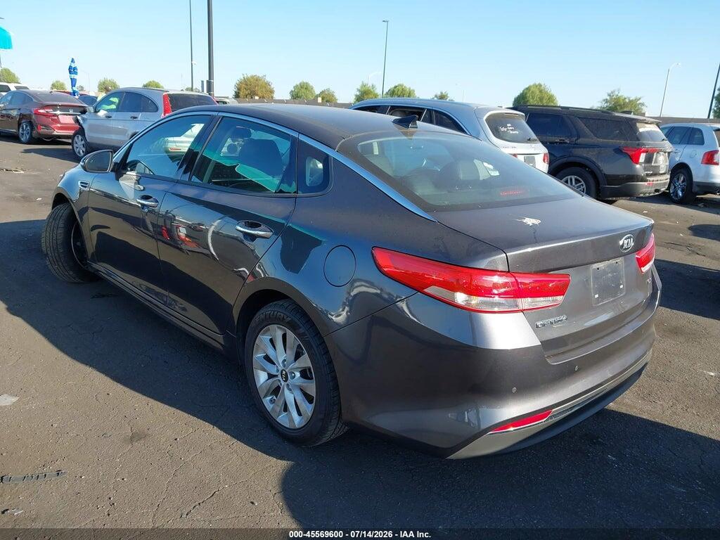 5XXGU4L38JG213973 2018 KIA OPTIMA photo no. 3
