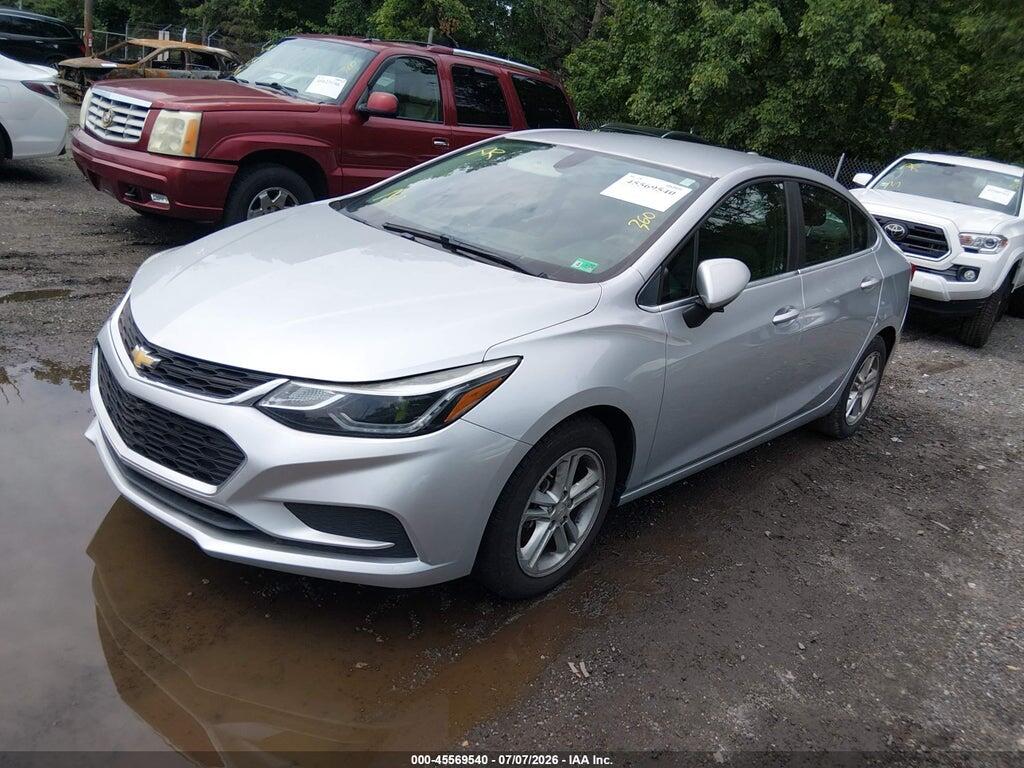 1G1BE5SM2J7176203 2018 CHEVROLET CRUZE photo no. 2