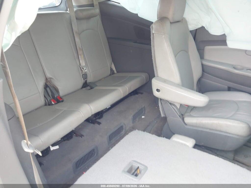 1GNKRJED0BJ238547 2011 CHEVROLET TRAVERSE photo no. 8